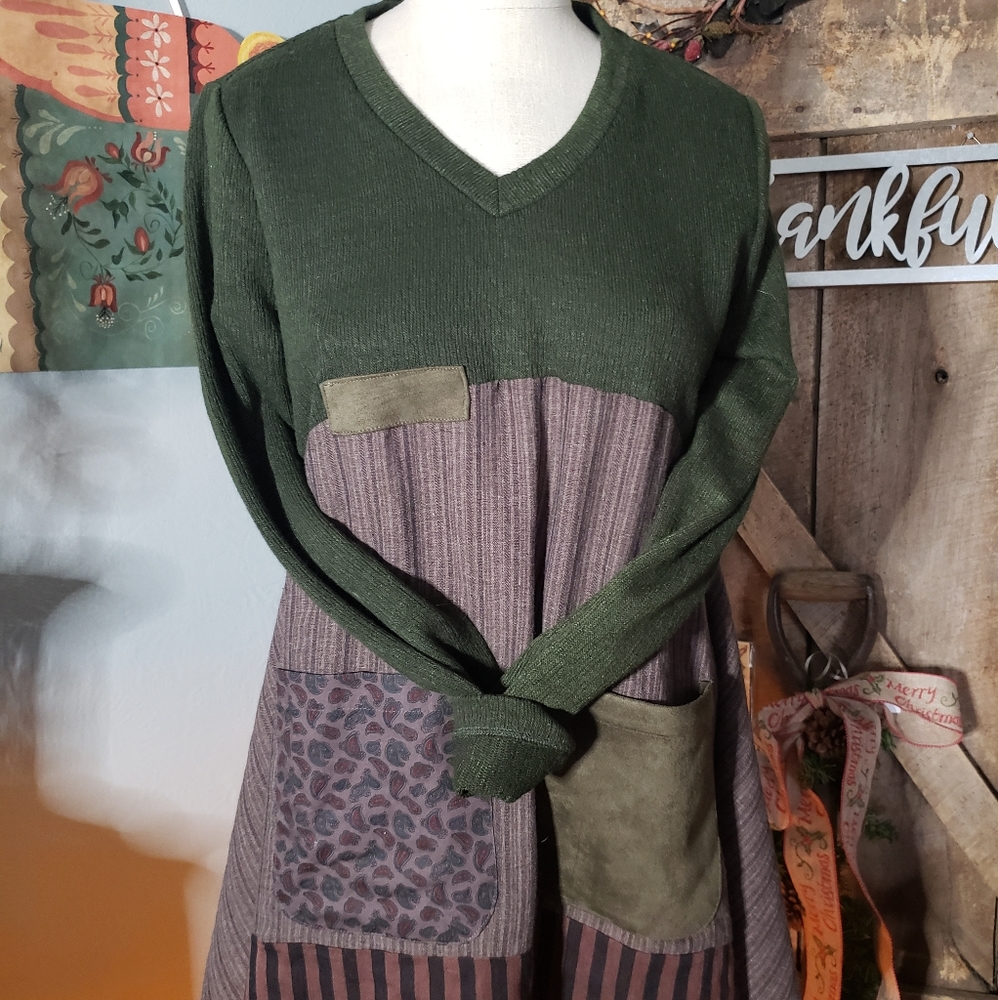 Semi-fitted Sweater with Pockets